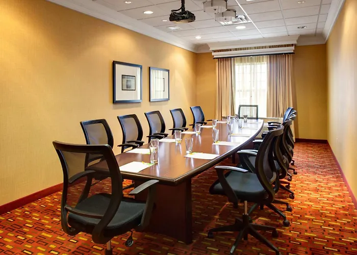 Courtyard By Marriott London
