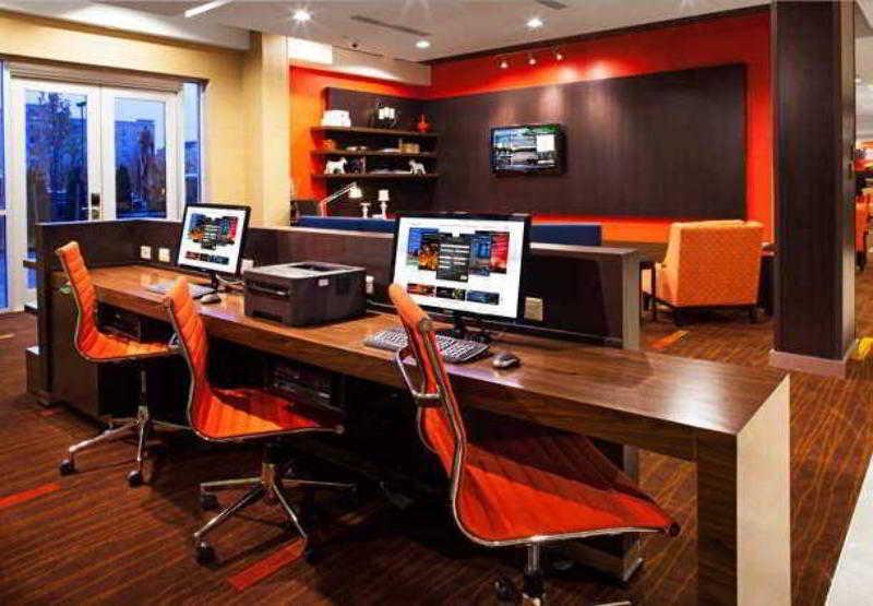 Courtyard By Marriott Hotel