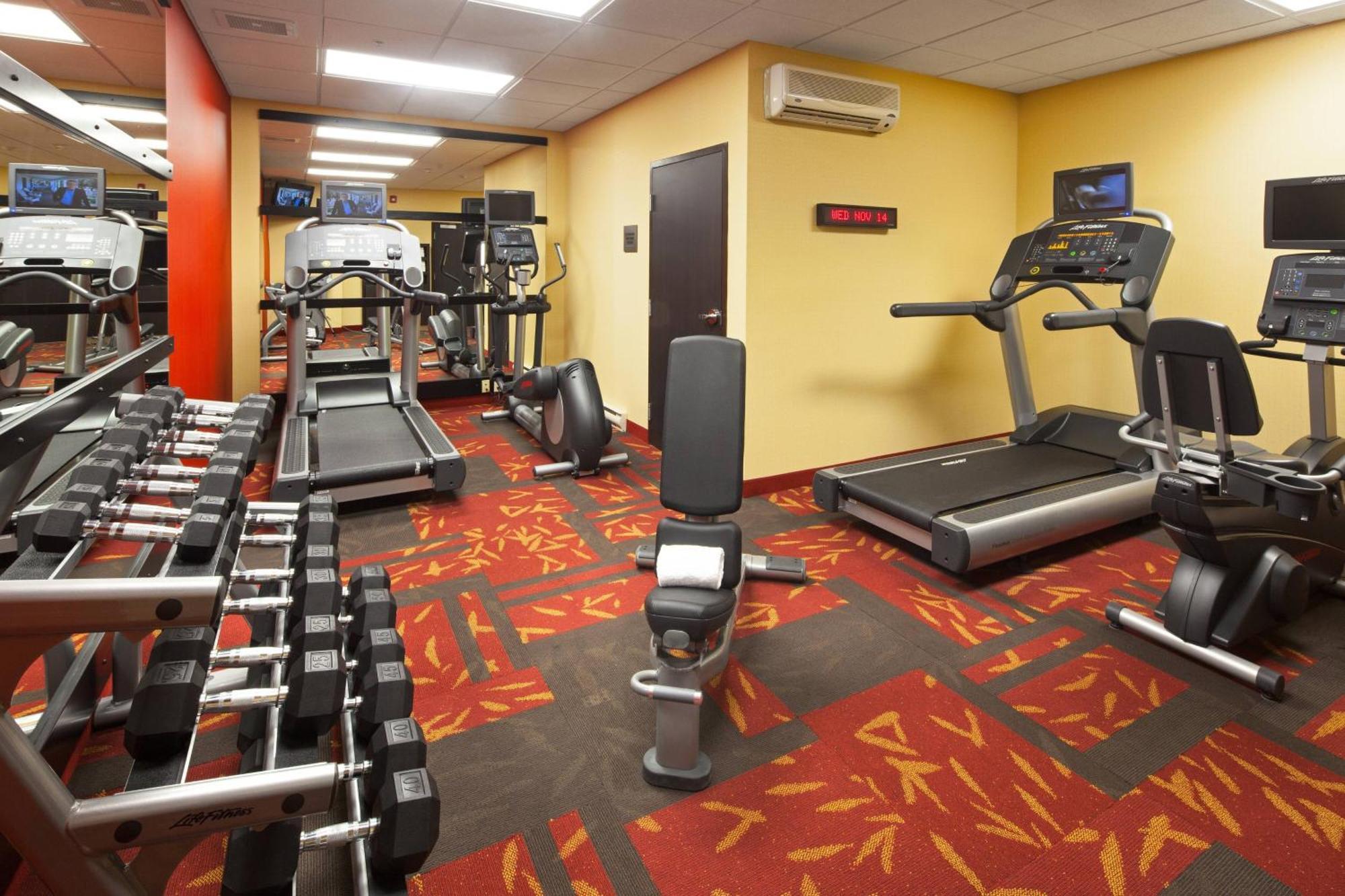 Courtyard By Marriott Hotel