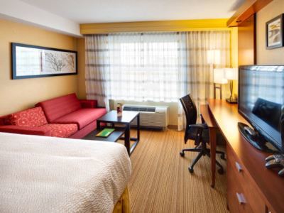 Courtyard By Marriott Hotel